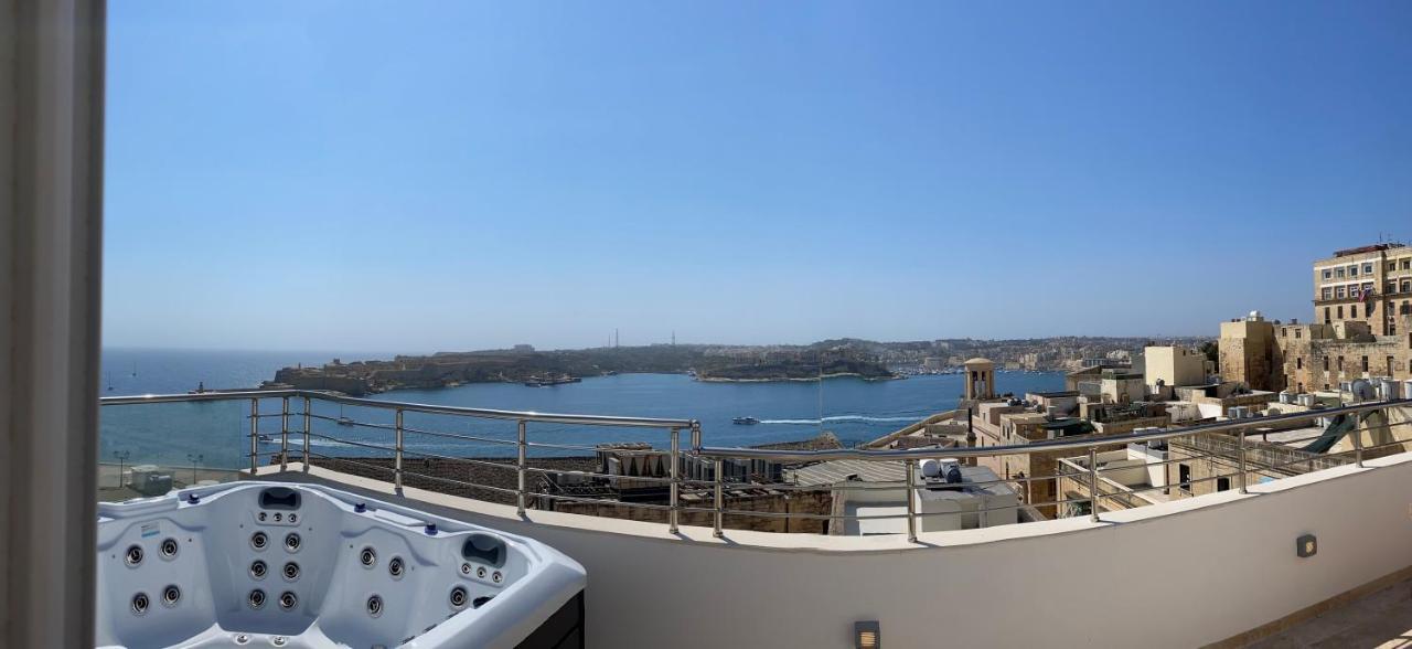 Valletta Luxury 4-Bedroom Duplex With Stunning Sea Views Private Terrace And Jacuzzi Exterior foto