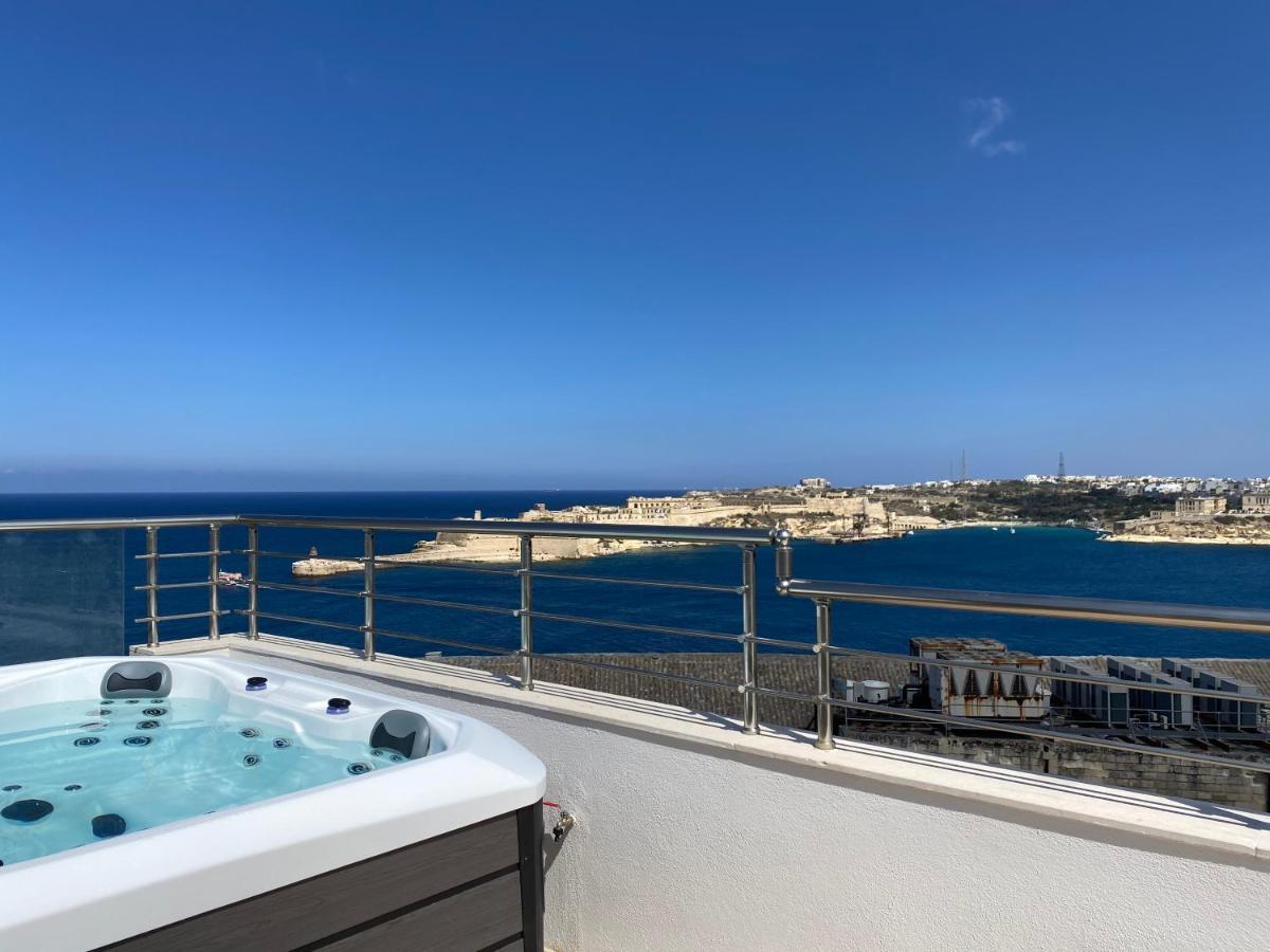 Valletta Luxury 4-Bedroom Duplex With Stunning Sea Views Private Terrace And Jacuzzi Exterior foto